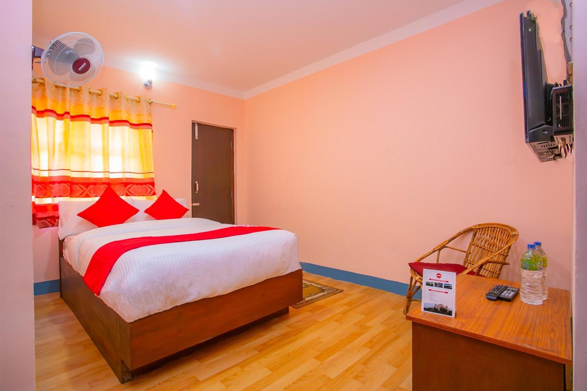 Oyo 589 Hotel Trimurti Kathmandu Exterior photo