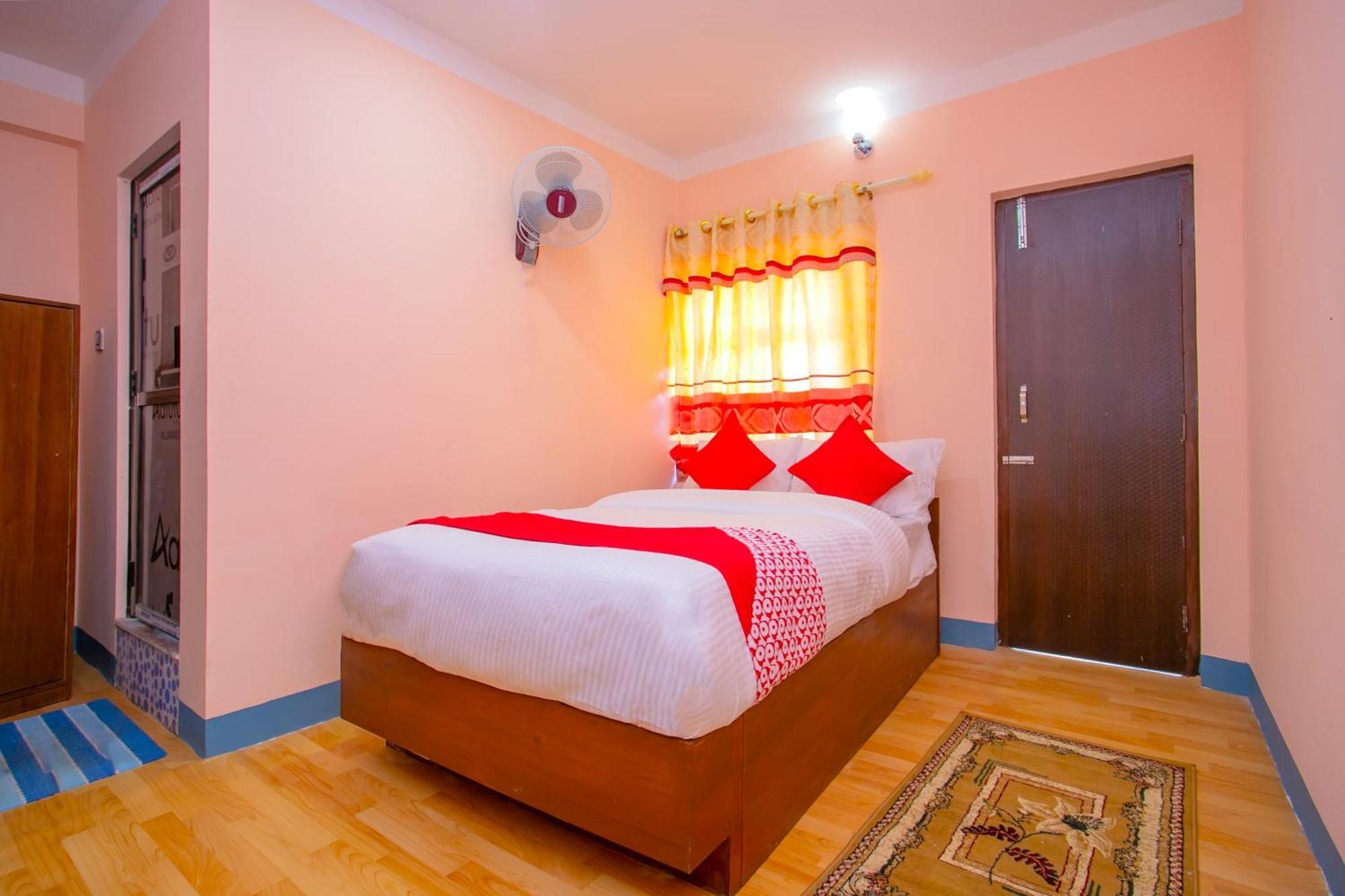 Oyo 589 Hotel Trimurti Kathmandu Exterior photo