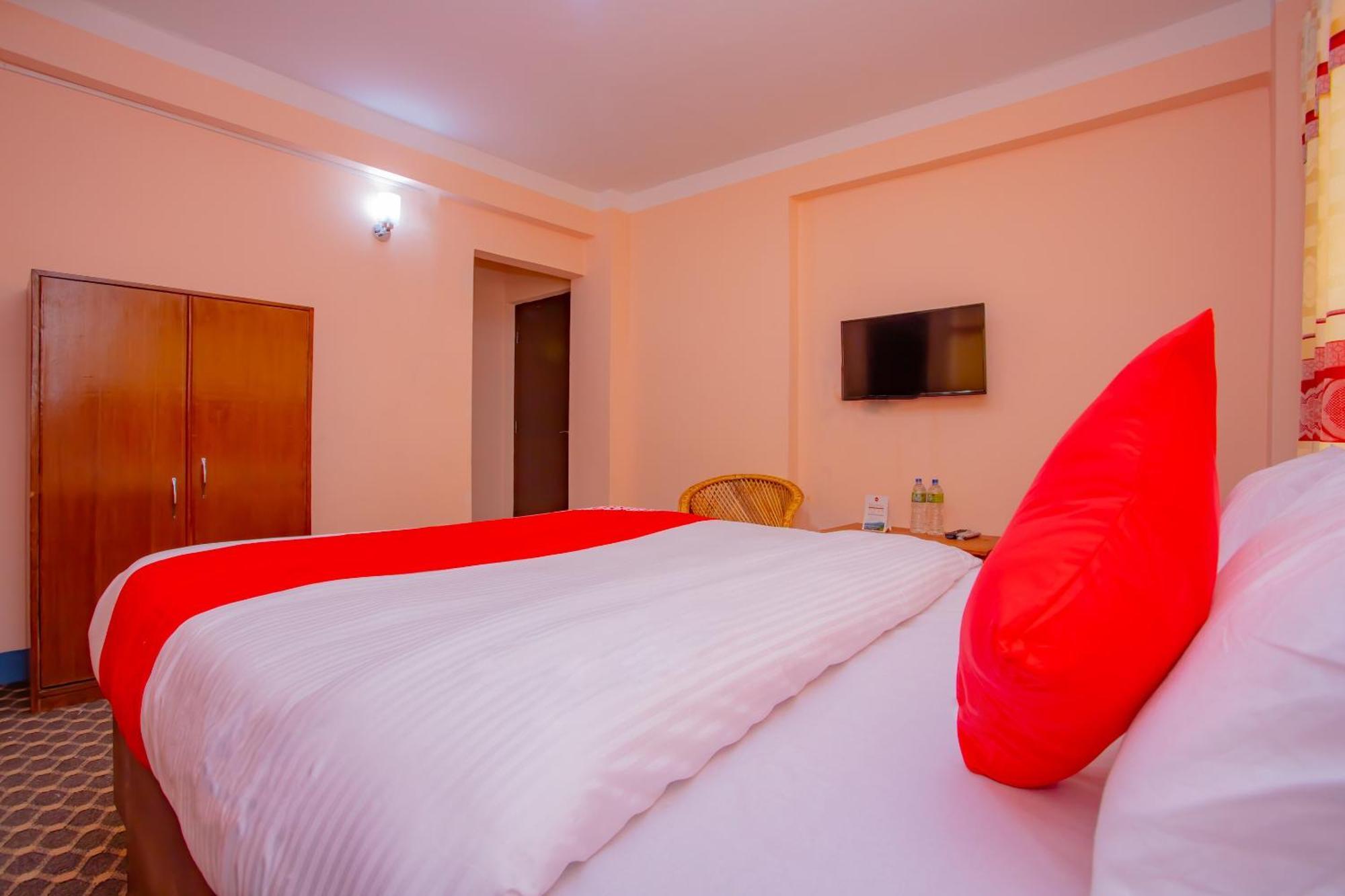 Oyo 589 Hotel Trimurti Kathmandu Exterior photo