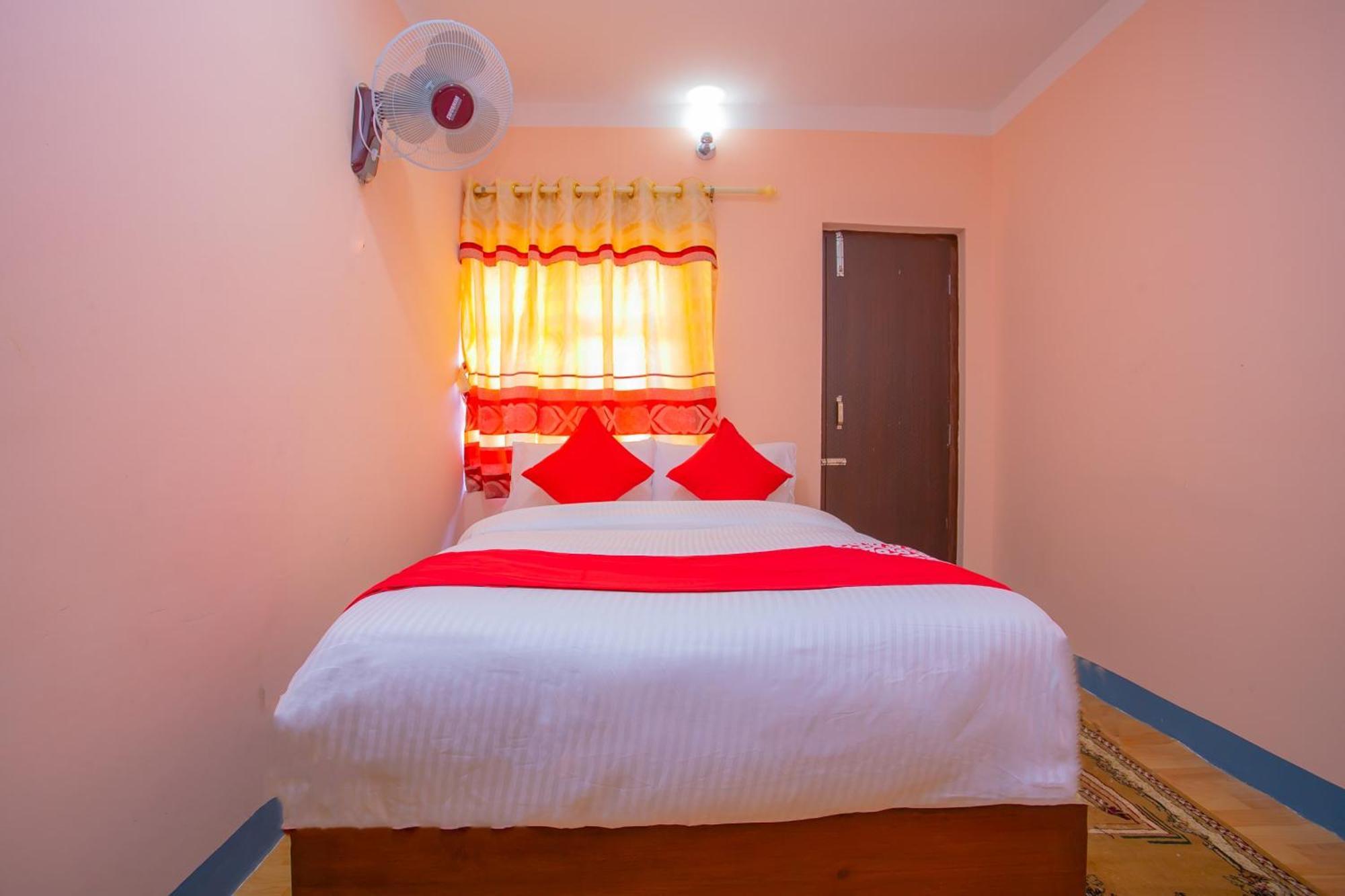Oyo 589 Hotel Trimurti Kathmandu Exterior photo