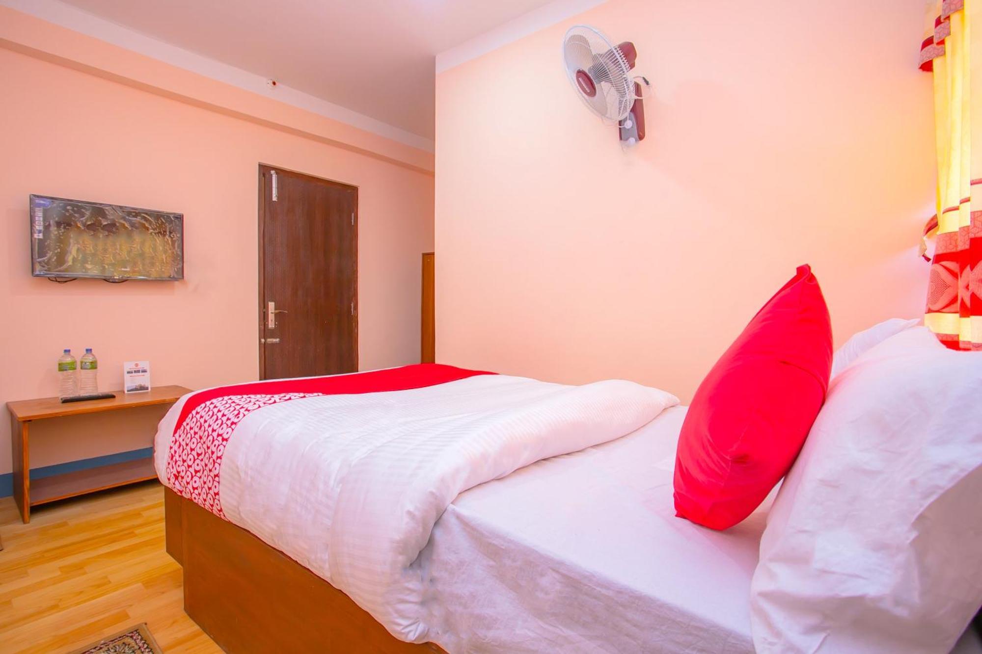 Oyo 589 Hotel Trimurti Kathmandu Exterior photo